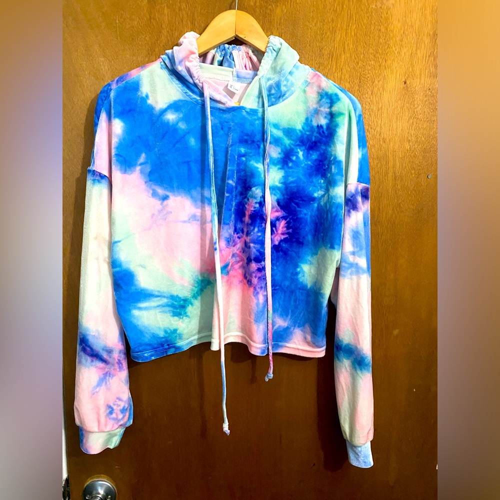 Tie dye crop hoodie